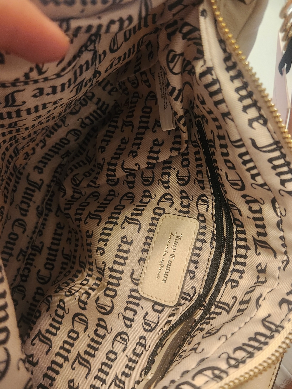 Juicy Couture Cream Quilted Shoulder Bag with Gold Emblem - Picture 3 of 4